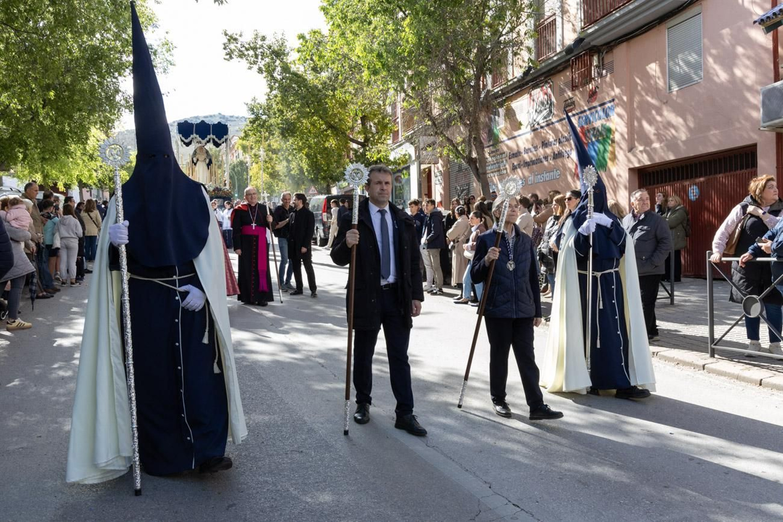 La temida lluvia impide el desarrollo normal de este Martes Santo