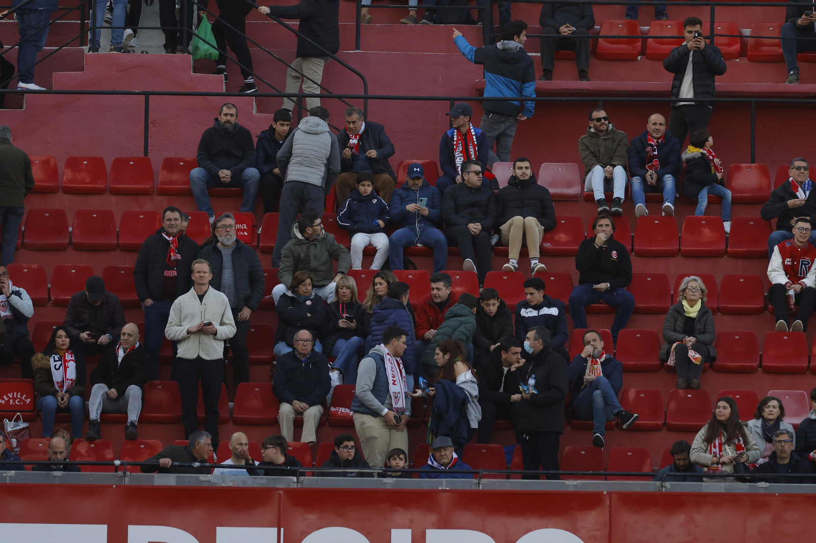 Búscate en las fotos del Sevilla-Mallorca