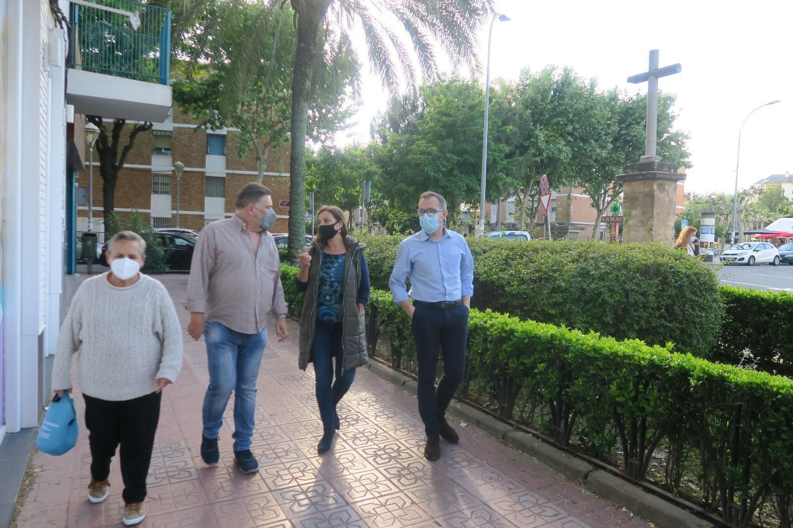 Representantes del PSOE visitan Valdeolleros.