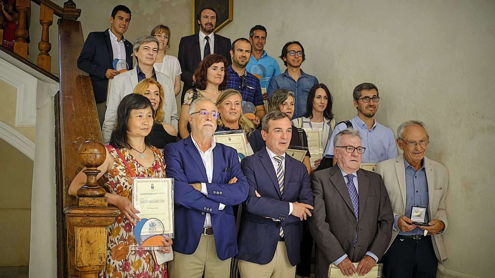 Los investigadores premiados, con el rector y el vicerrector en funciones de la UCA.
