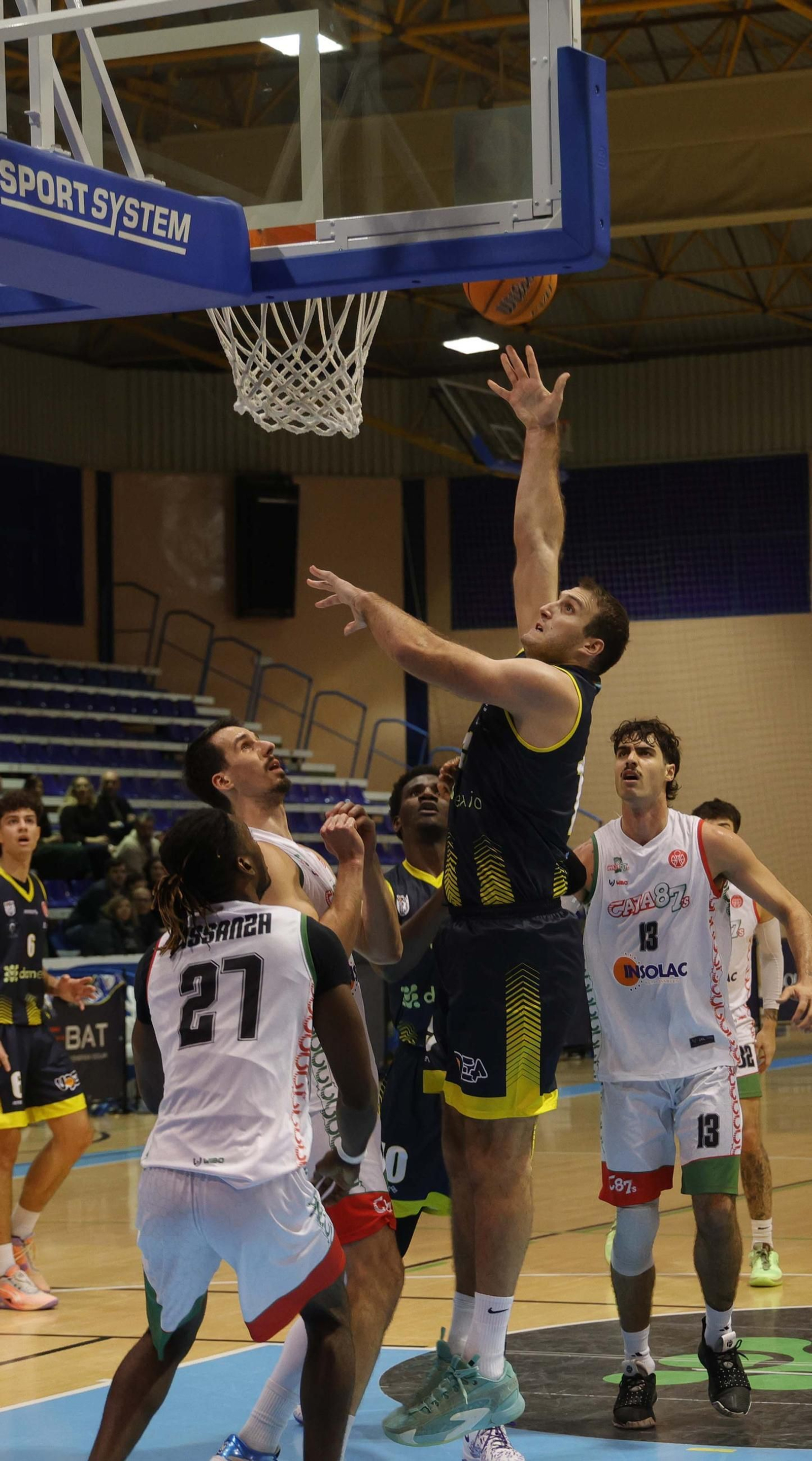 Las fotos del Udea Algeciras - Caja 87 de la Segunda FEB de baloncesto