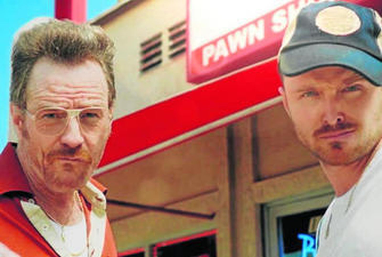Bryan Cranston y Aaron Paul, los protagonistas de 'Breaking Bad', en el spot que anuncia los Emmy 2014.