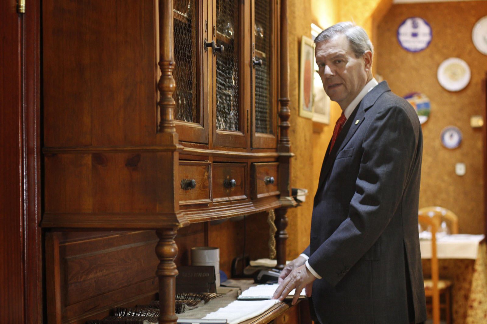 Retrospectiva de Antonio de María en su restaurante.