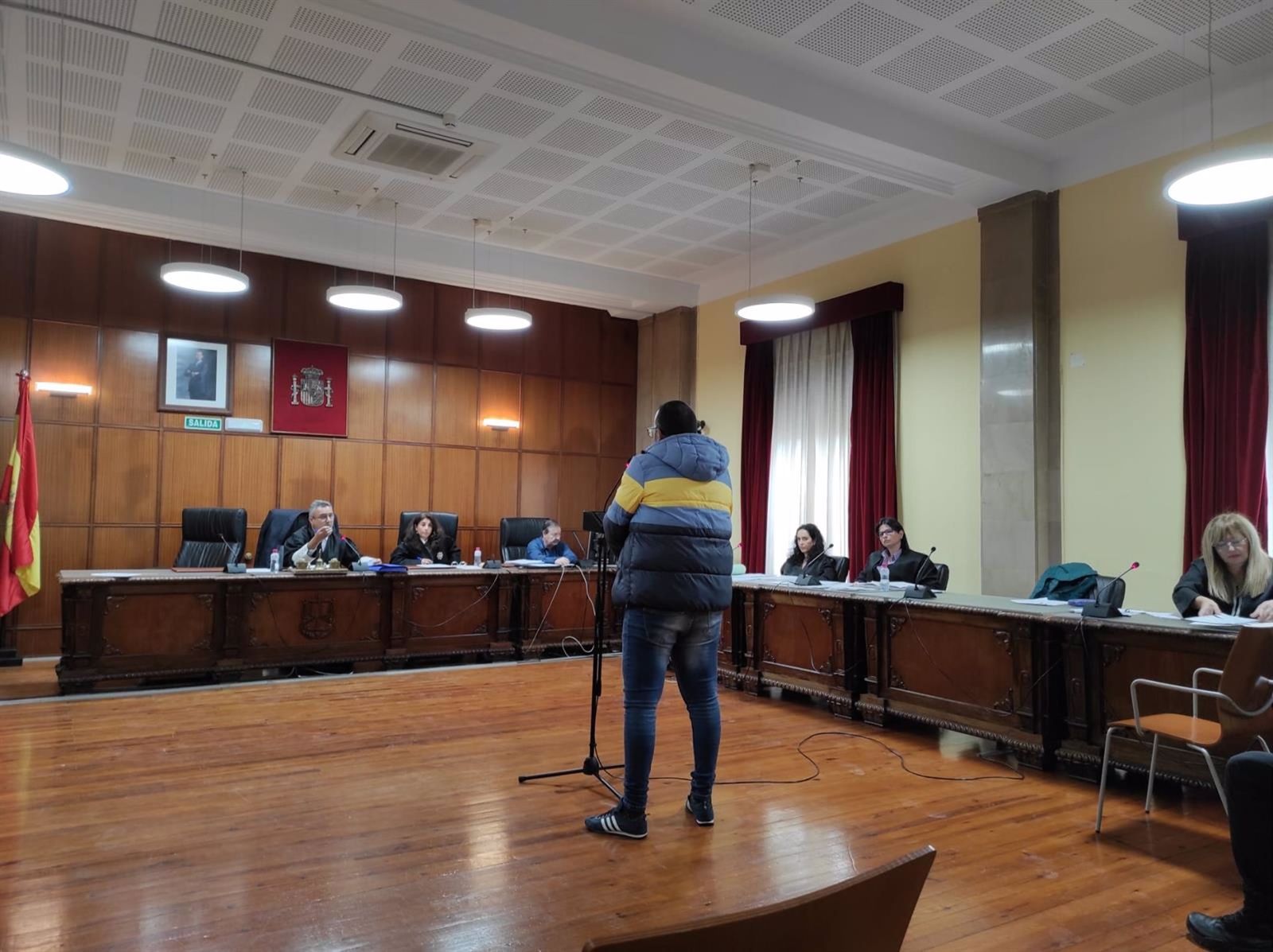 El condenado durante el juicio.