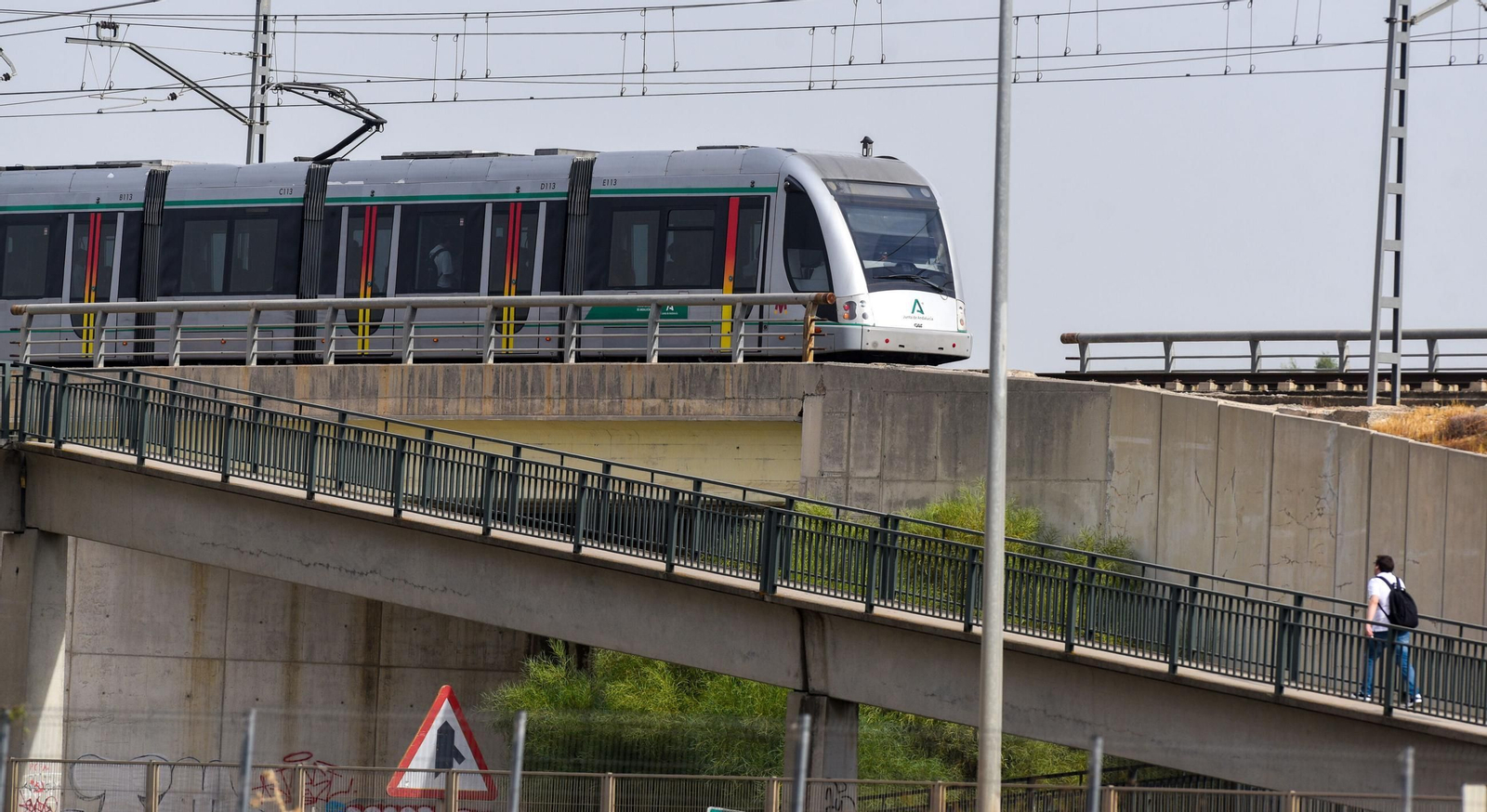 Uno de los vehículos del Metro de Sevilla