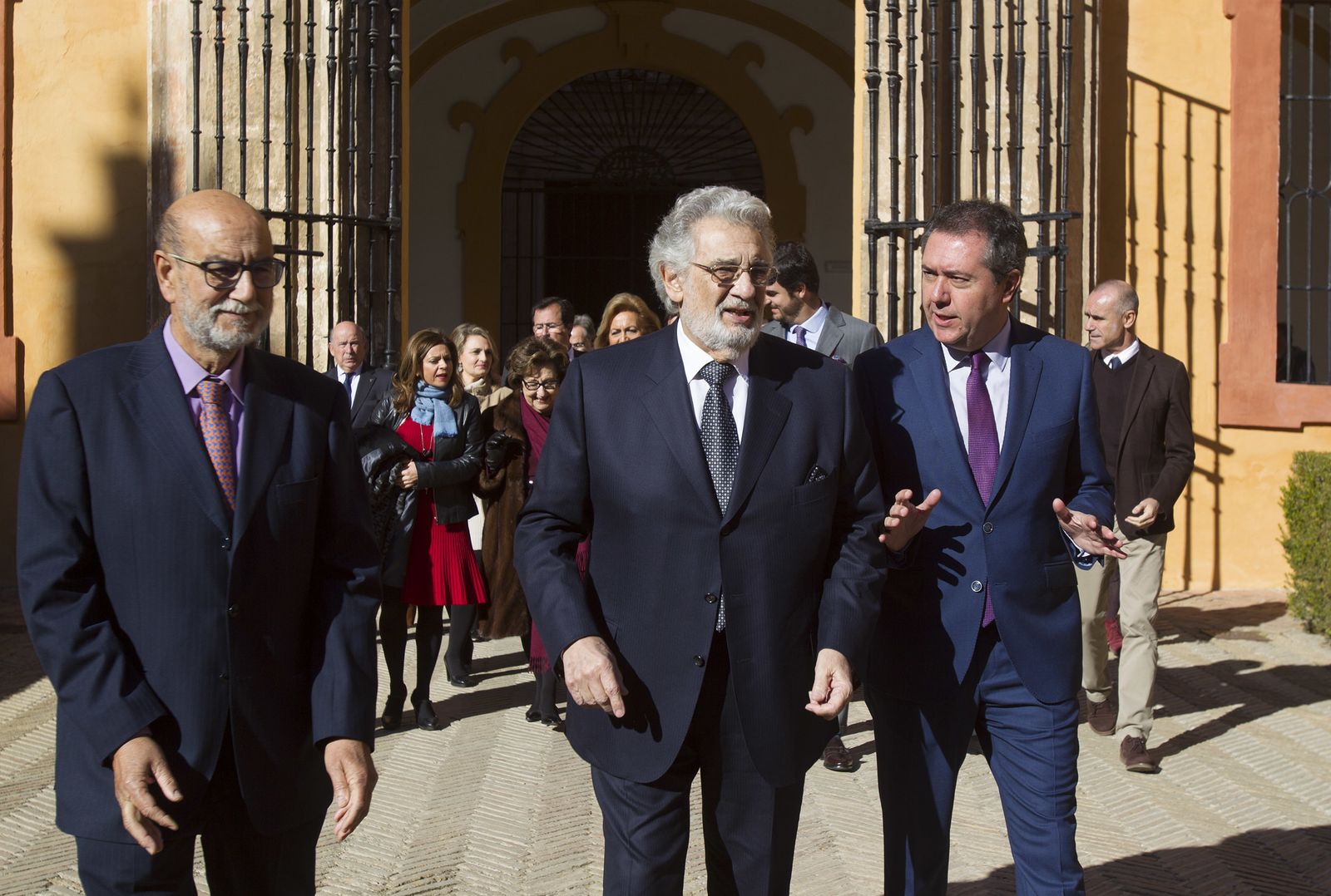 Plácido Domingo recoge su título de hijo adoptivo