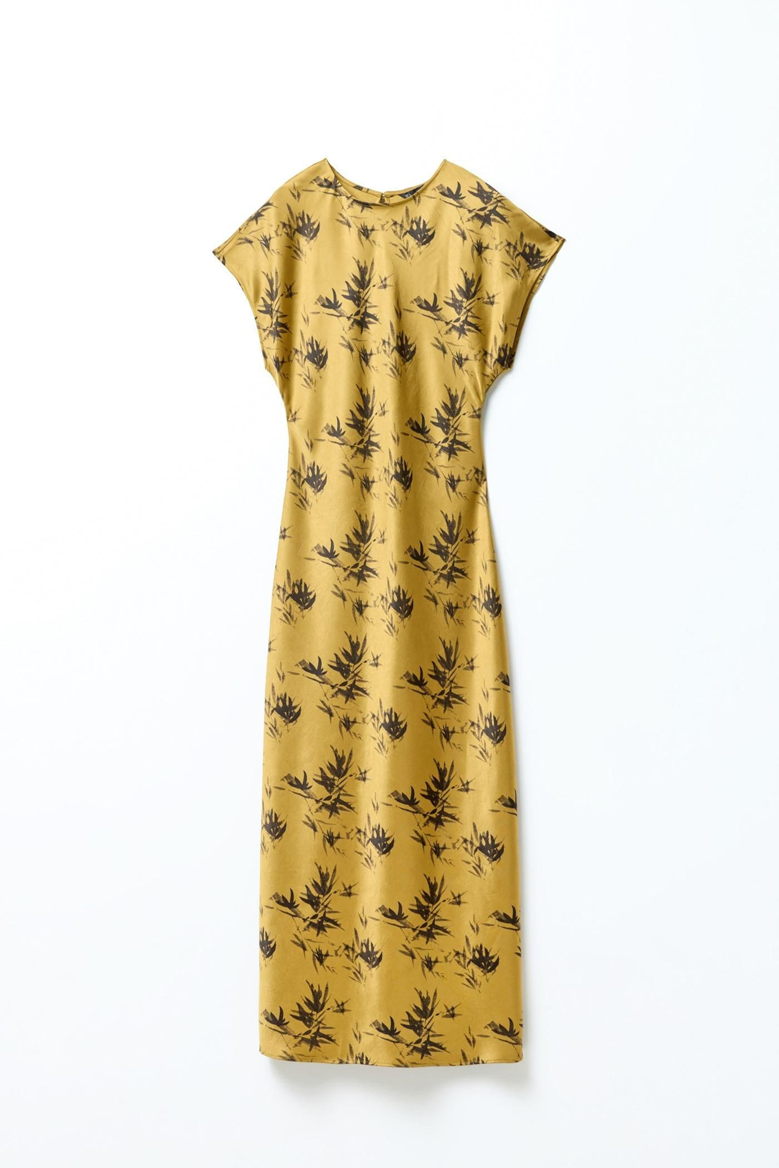 Vestido de corte japonés de Sfera.