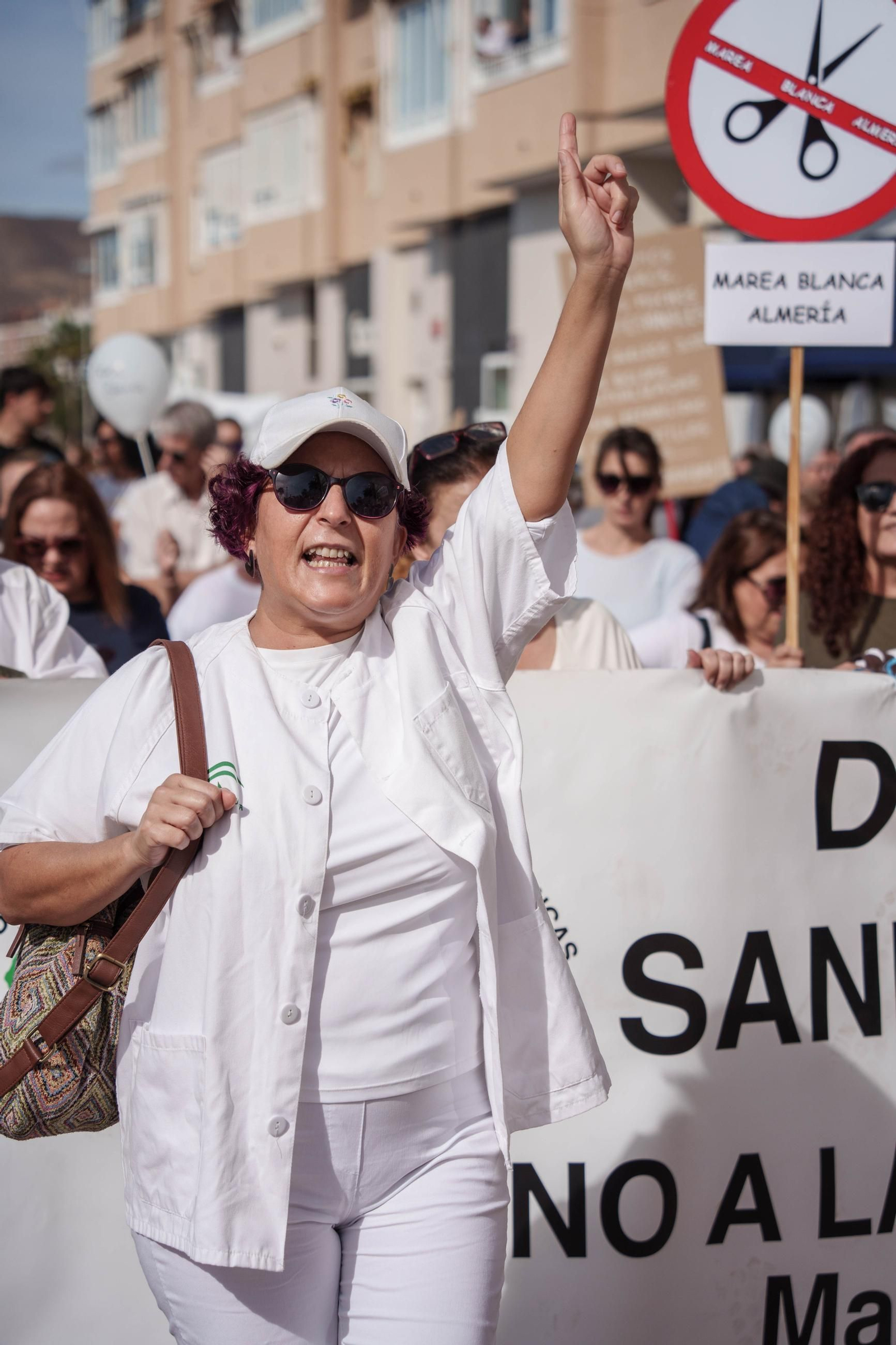 "La sanidad se defiende, gobierne quien gobierne", Almería se lanza a las calles por la sanidad pública