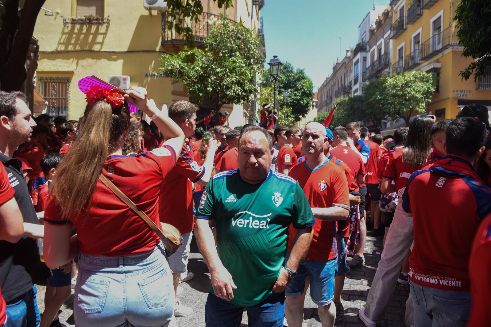 Búscate en la galería gráfica de las aficiones de Osasuna y Real Madrid en Sevilla