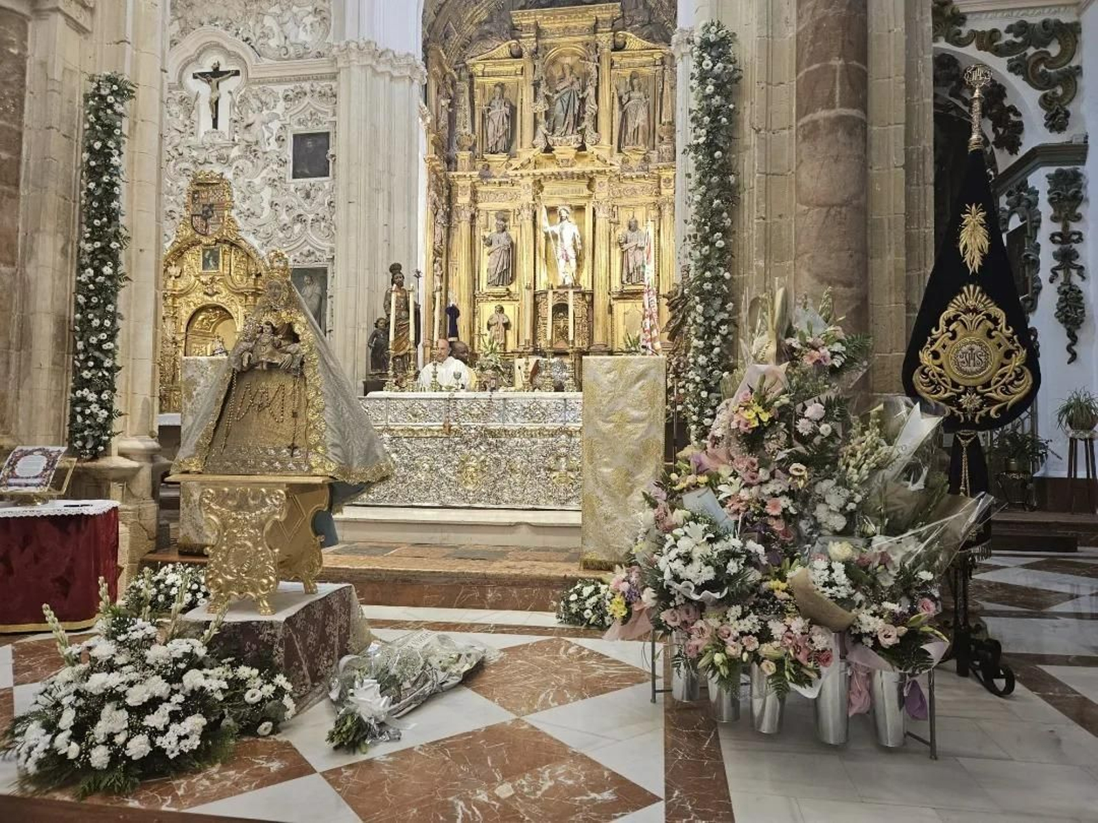 Bendecida en Montemayor una réplica de la Virgen de la Sierra de Cabra Bendecida en Montemayor una réplica de la Virgen de la Sierra de Cabra