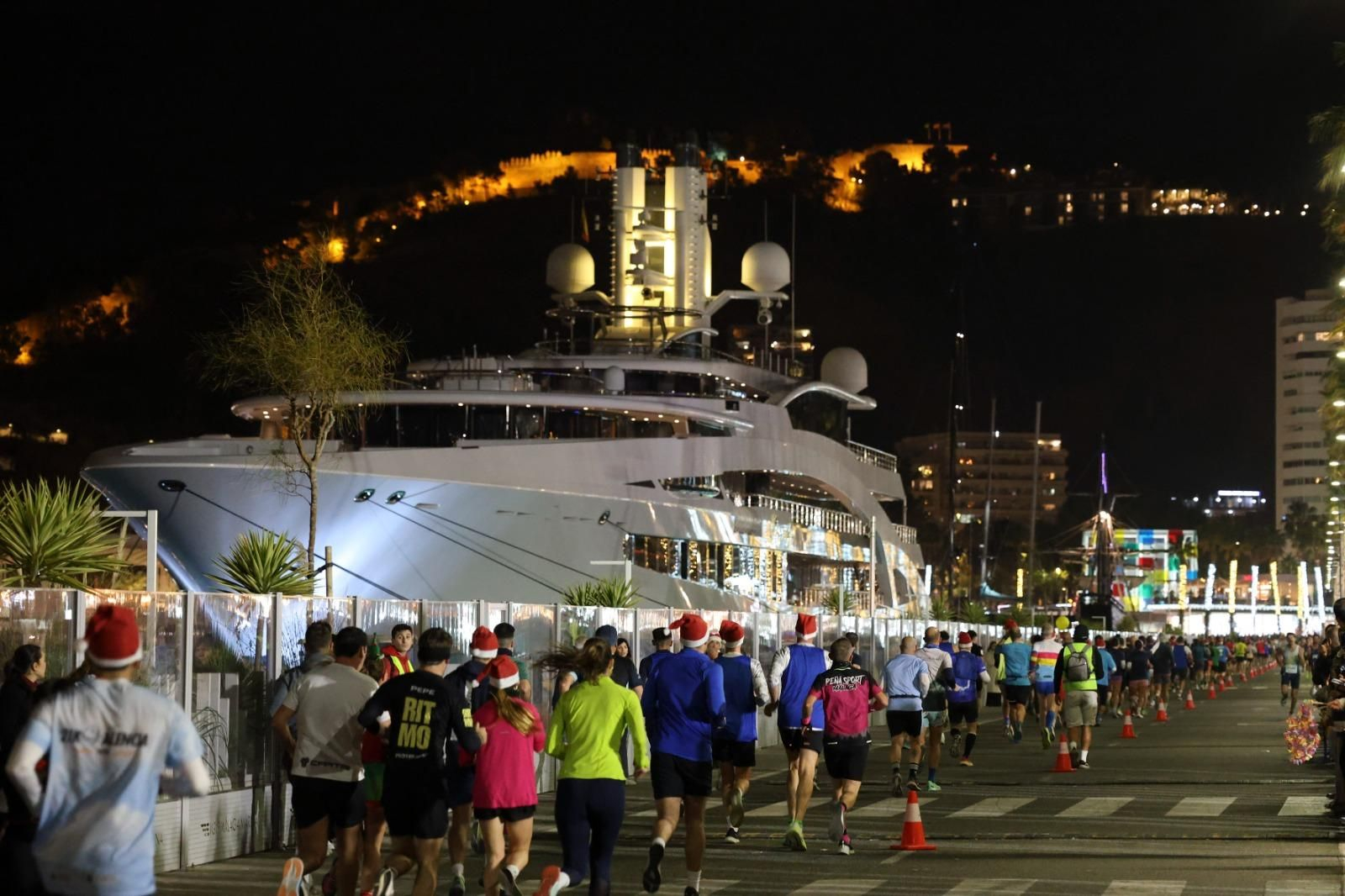 Las fotos de la San Silvestre del Real Club Mediterráneo en Málaga