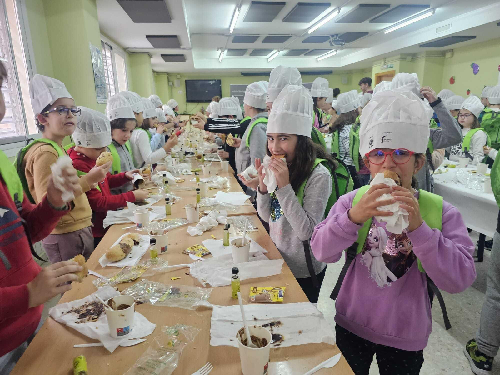Desayuno saludable de UPA desayuno saludable para 340 alumnos del Colegio Nuestra Señora de la Capilla
