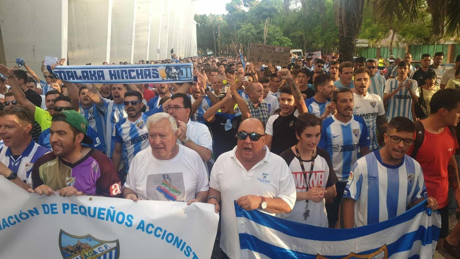 La manifestación contra el jeque Al-Thani en Málaga, en fotos