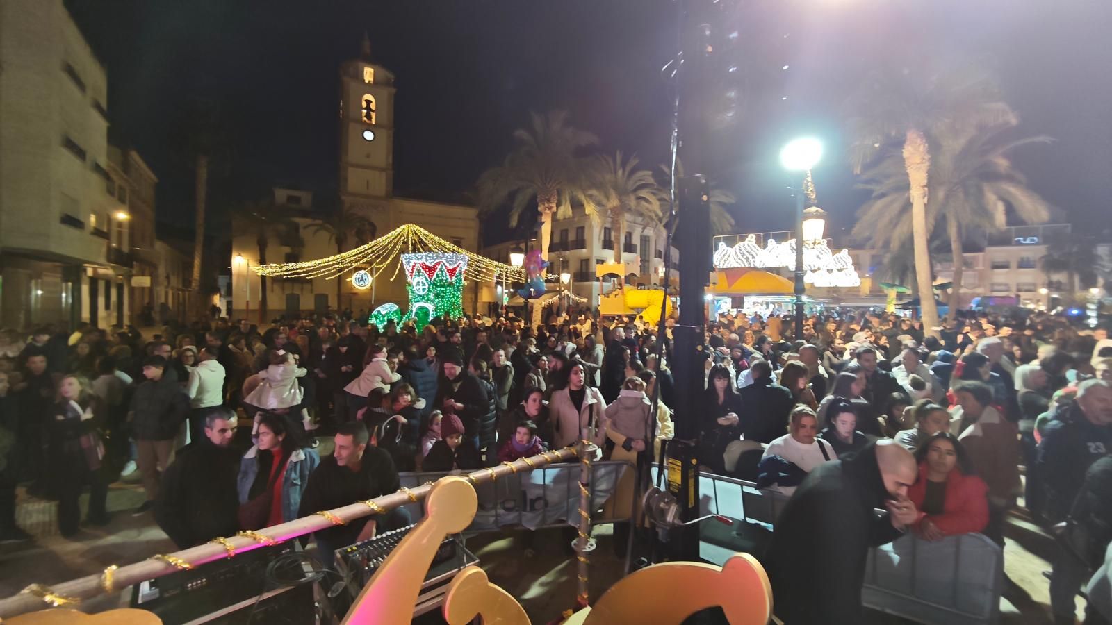 Imágenes de la cabalgata de Albox: los Reyes conquistan llenan de magia las calles