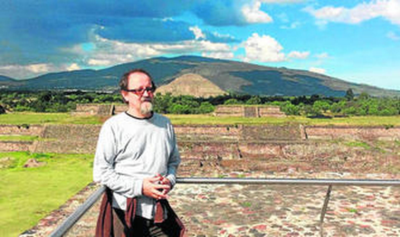 Luis Ramos en las ruinas arqueológicas de Teotihuacán durante su última visita a México.