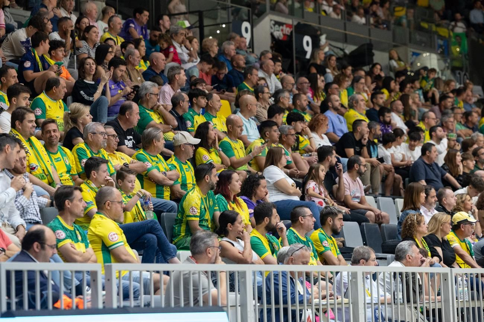 Las mejores imágenes de la amplia victoria del Jaén Paraíso Interior FS sobre O Parrulo Ferrol