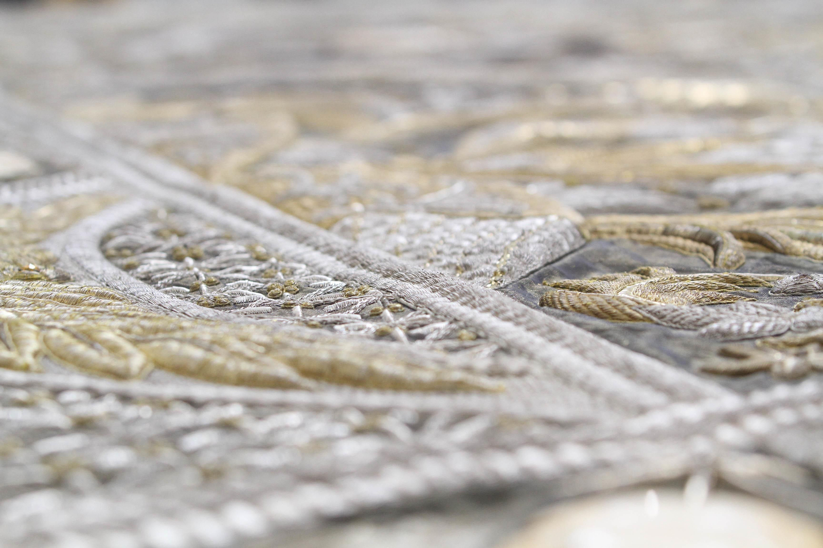 El manto de la Virgen de los Ángeles ya restaurado, en imágenes