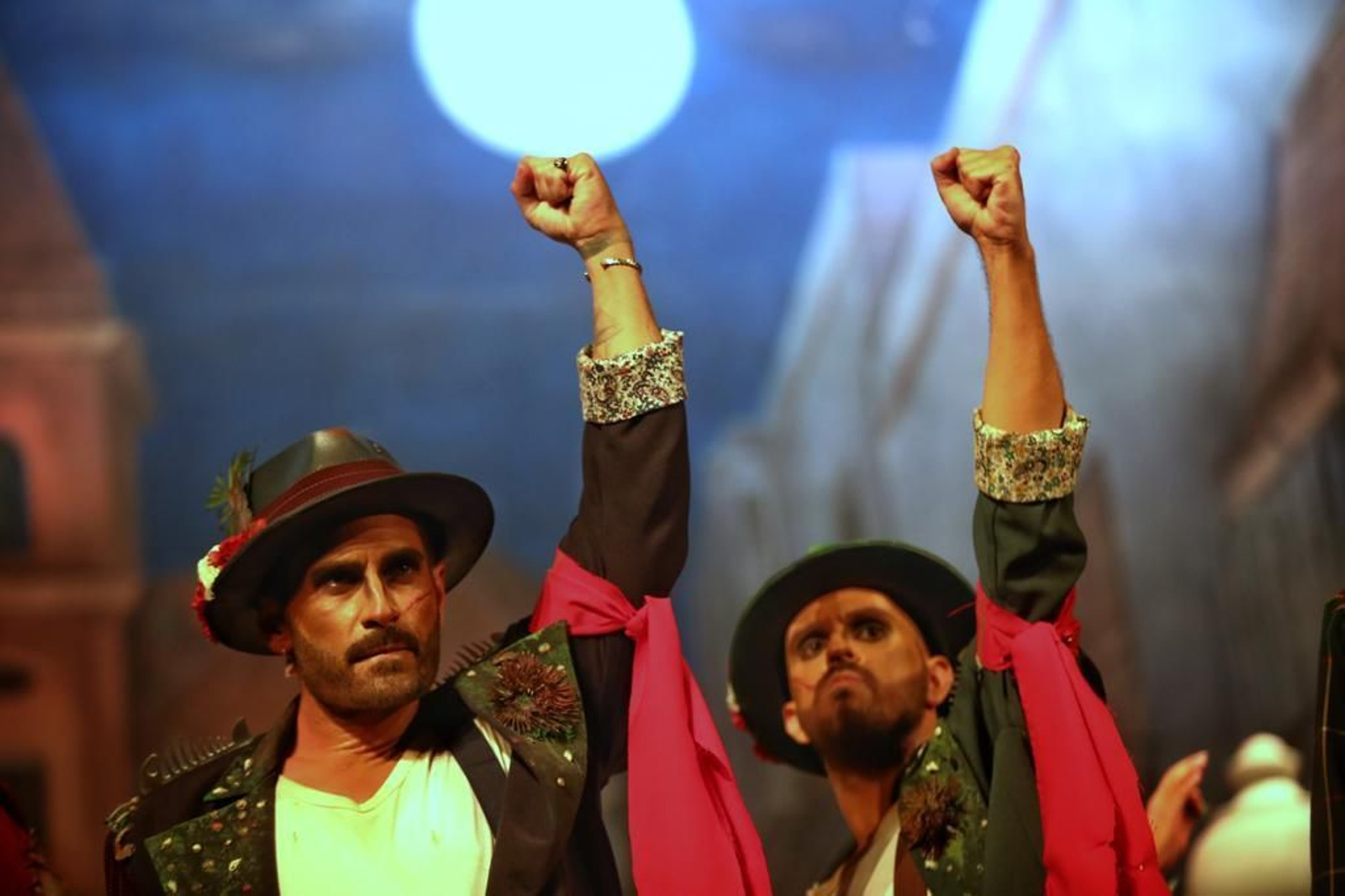 Actuación de la comparsa 'La mafia de La Viña'