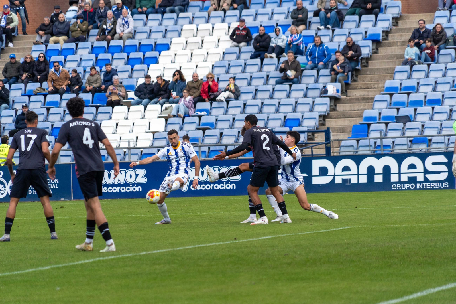Las mejores imágenes del partido Recreativo de Huelva-Águilas