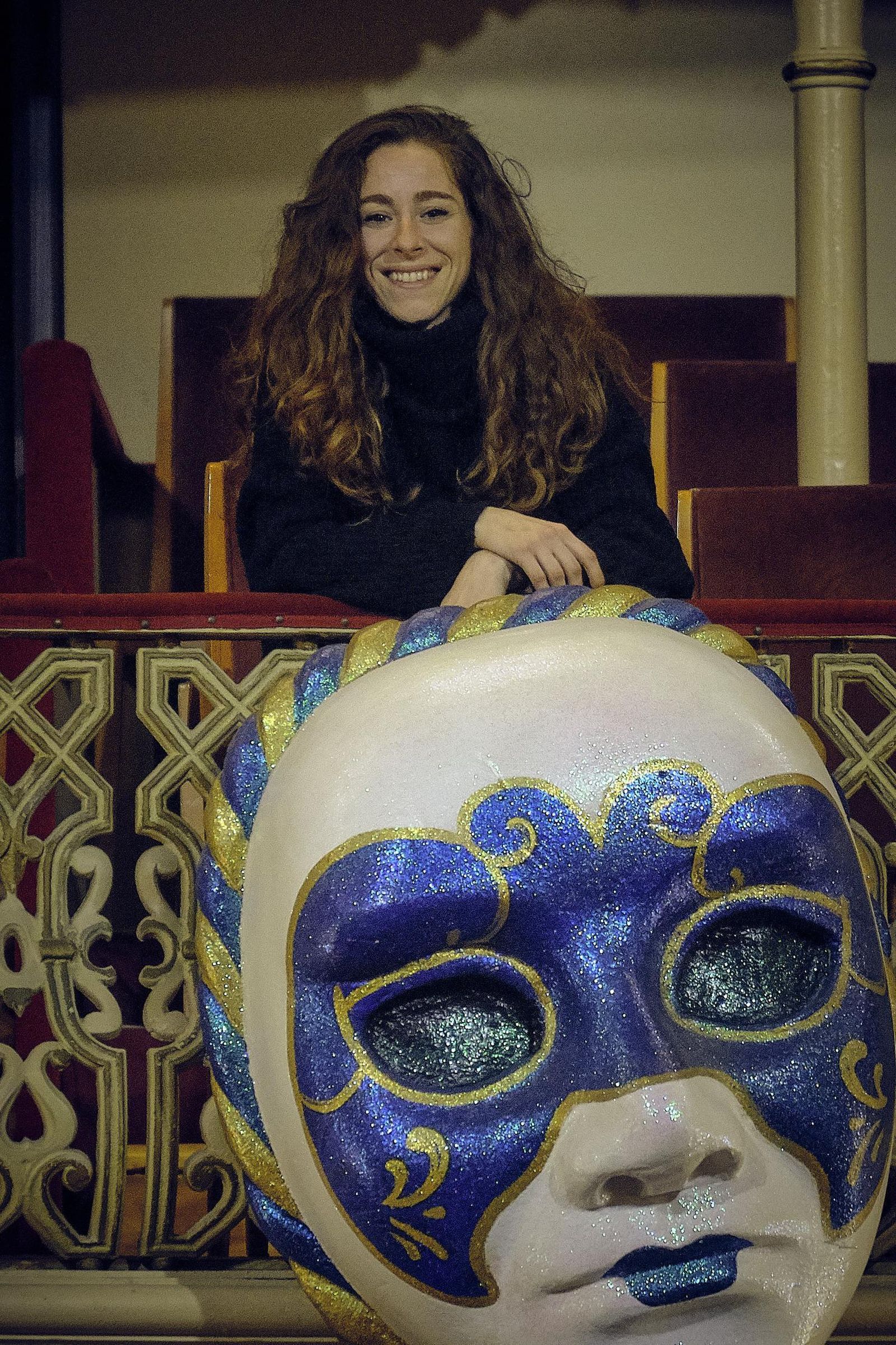 Romay posa sonriente en el palco municipal.