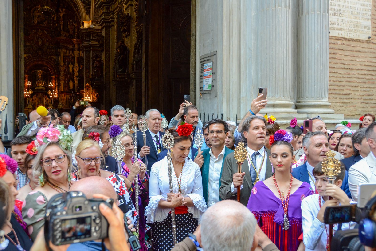 La salida de la Hermandad del Rocío de Granada, en imágenes