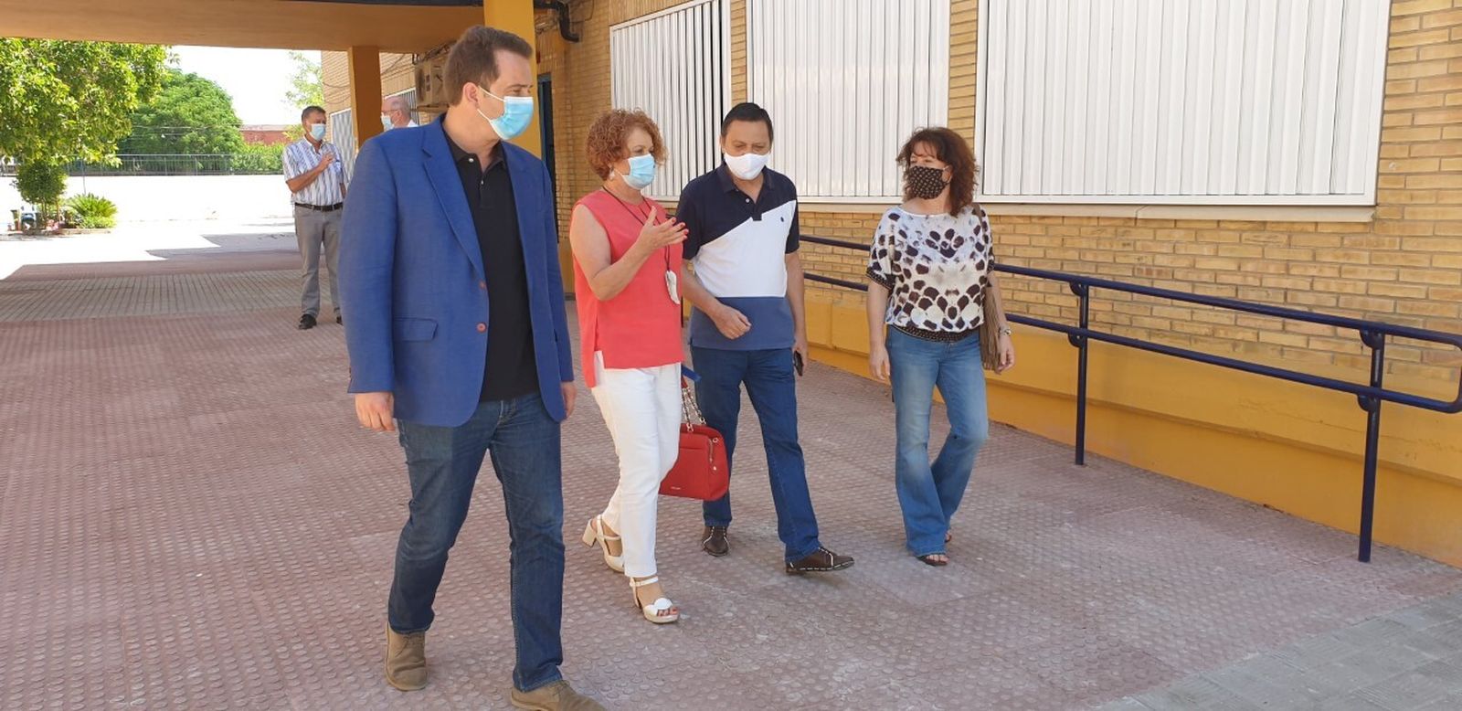 Adela Castaño y Juan Antonio Barrionuevo visitan las obras del CEIP Adriano, en el Distrito Norte.