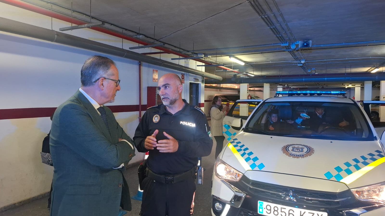 El concejal de Seguridad Ciudadana, José Manuel Moreno, en uno de los talleres ofrecidos por la Policía Local.