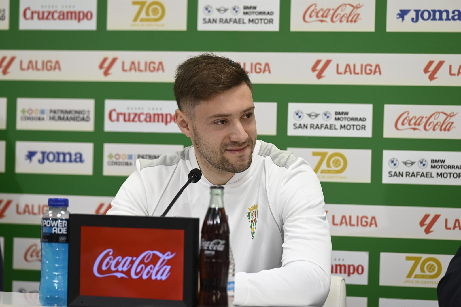 Las mejores fotos de la presentación de Corbo, Pedro Ortiz y Rubén Alves como nuevos jugadores del Córdoba CF