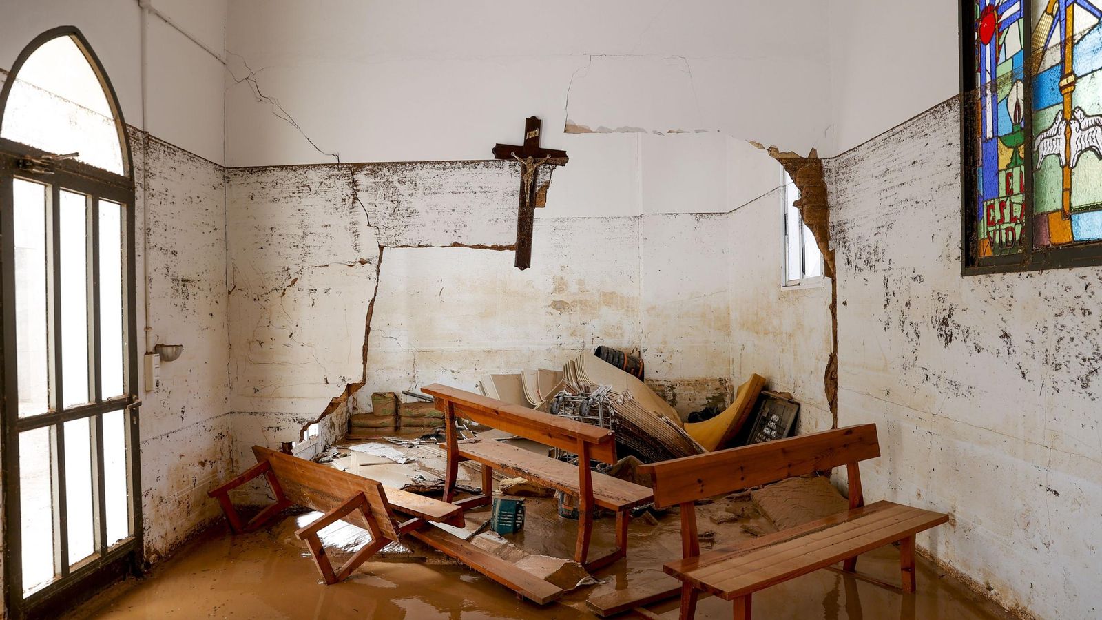 Se intensifican las labores de búsqueda de desaparecidos en Valencia