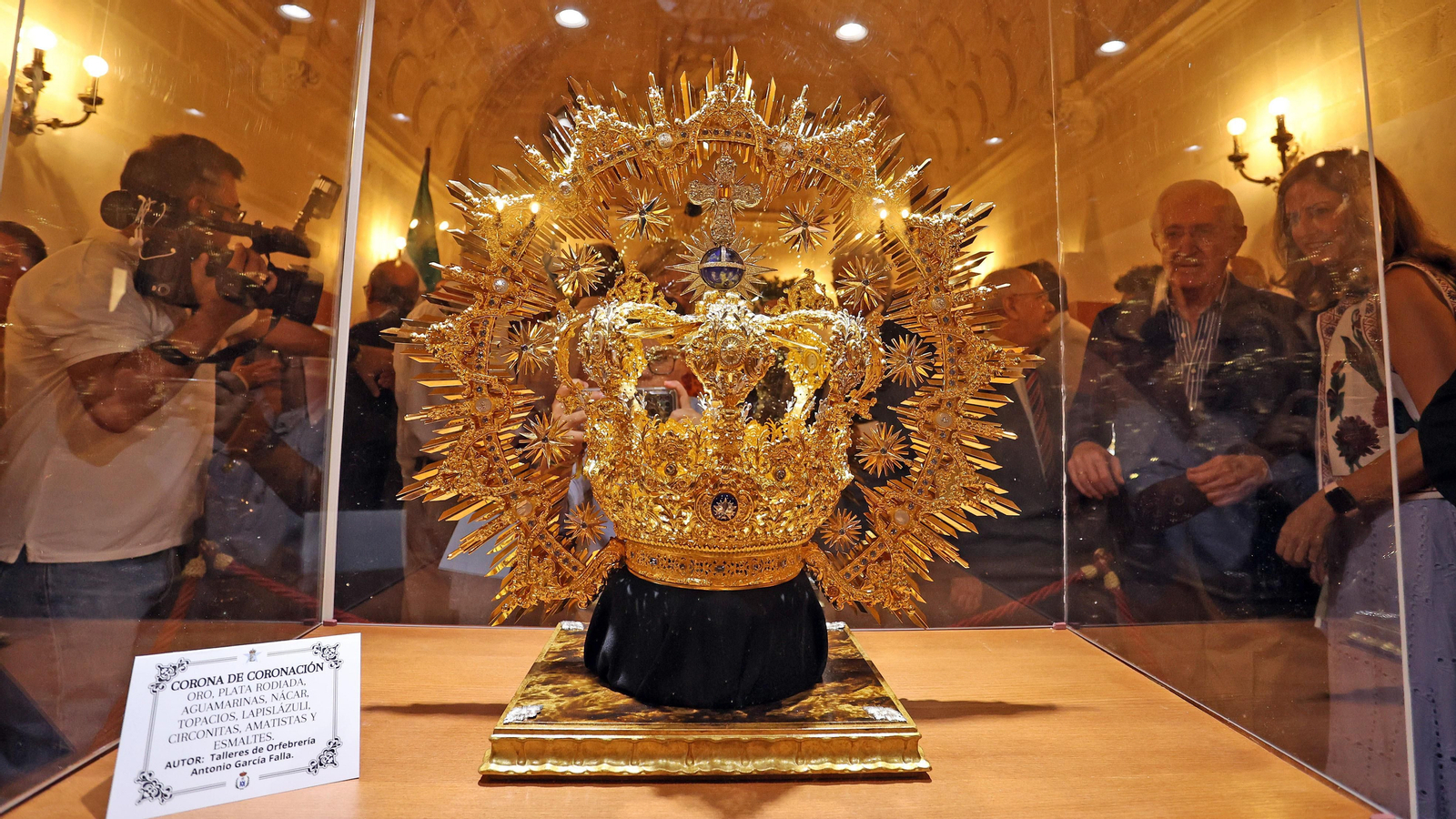 Exposición 'Tu Pueblo hoy te corona, Ajuar de la Coronación de Nuestra Señora de La Estrella'