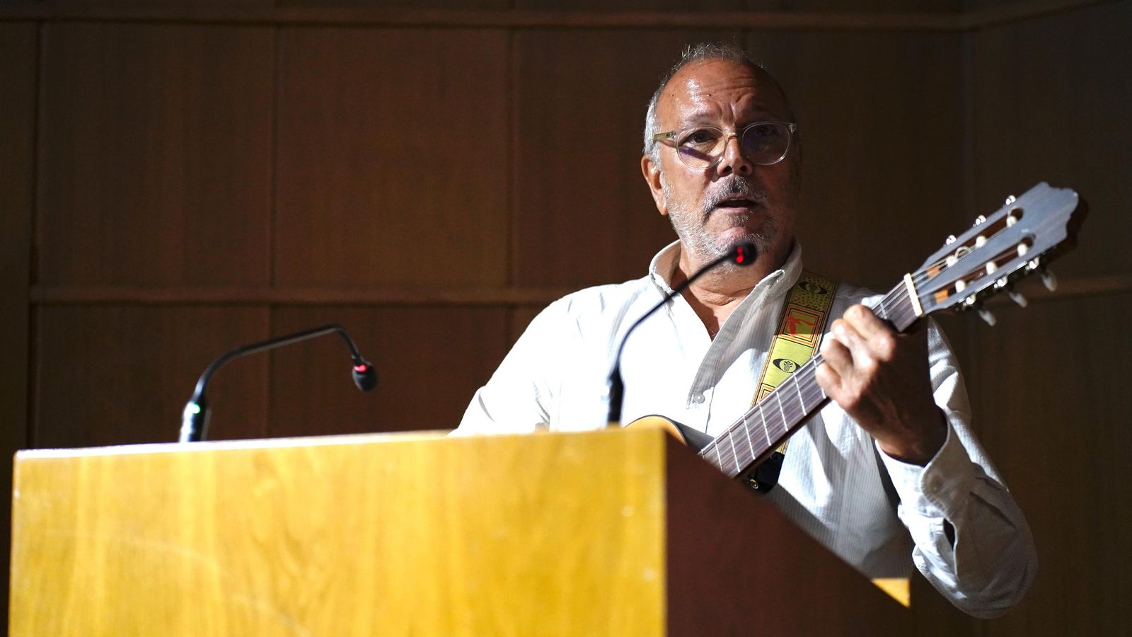 Fotos de la presentación del libro de Roberto Losada en el Auditorio Millán Picazo