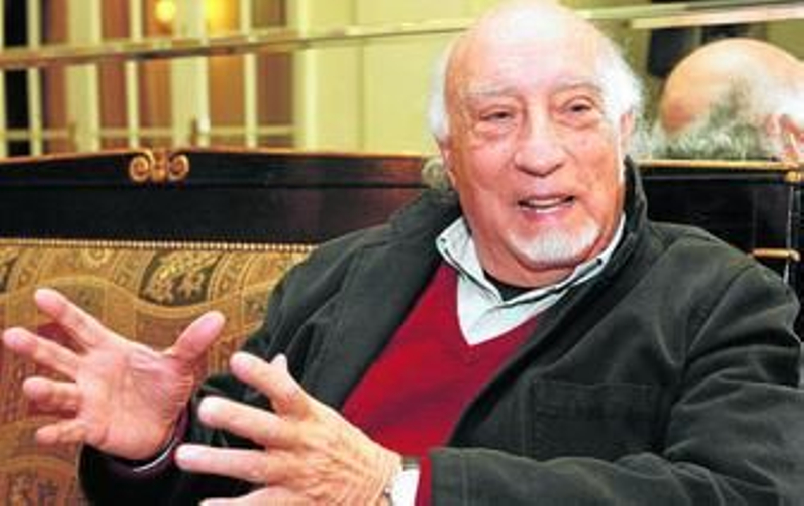 Manuel Vicent (Villavieja, Castellón, 1936) traza en su nuevo libro una semblanza ácida pero verdadera del decimoctavo duque de Alba.