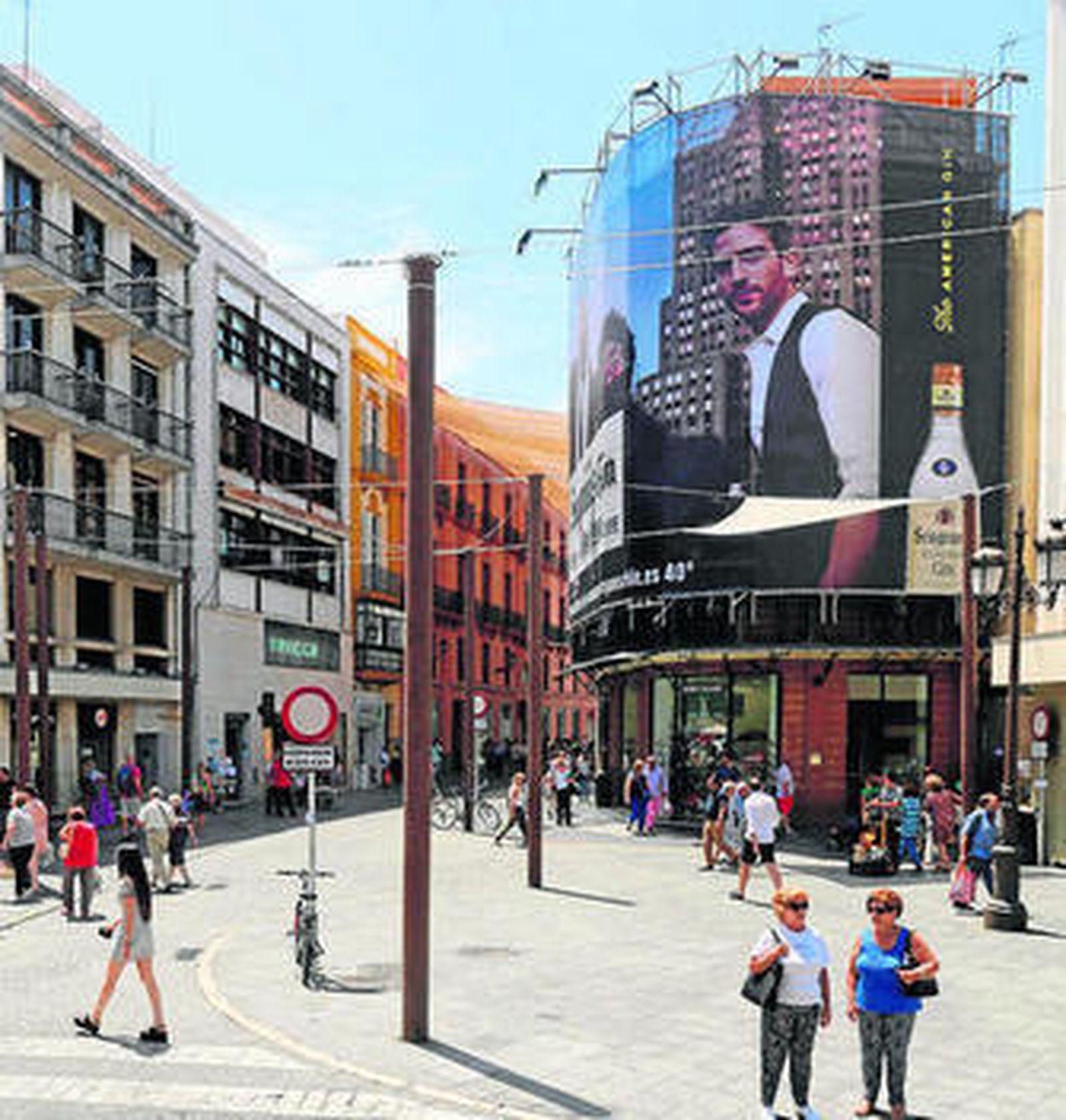 La lona instalada durante la pasada semana.