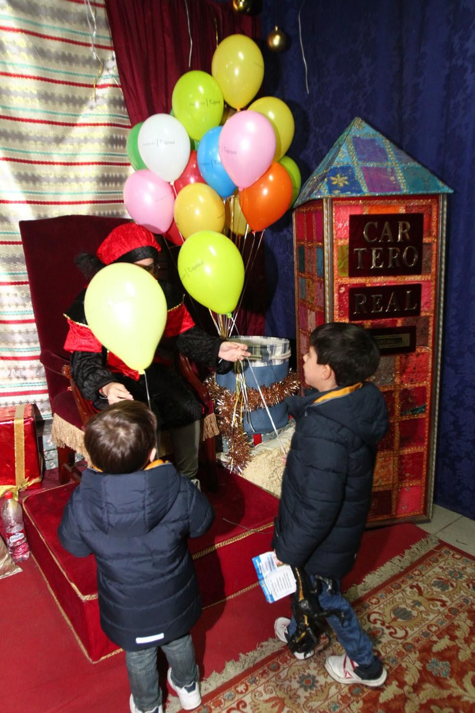 Entrega de cartas al Cartero Real de los Reyes Magos