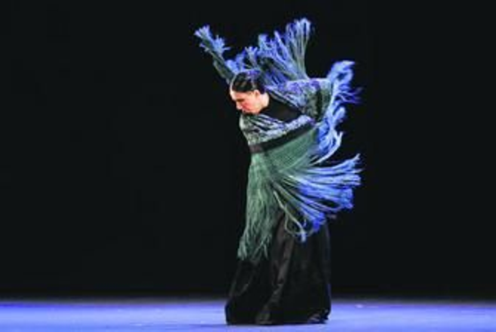 Un momento de la actuación de Eva Yerbabuena con su espectáculo 'Apariencias' en el Teatro del Generalife.