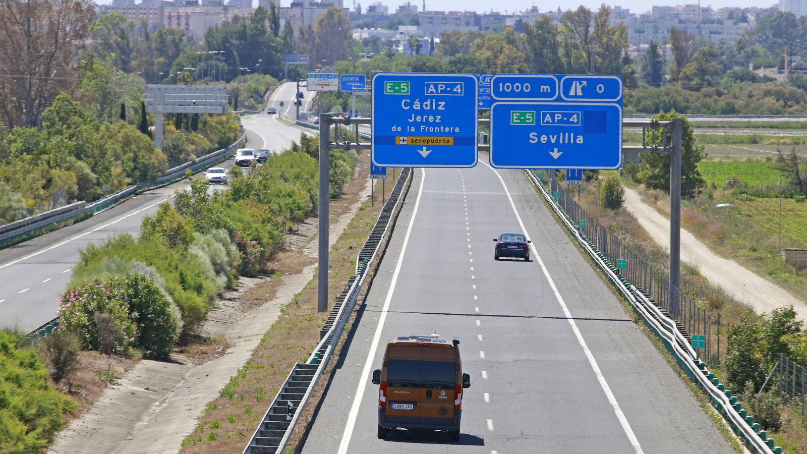 La autovía Jerez-Arcos, inusualmente vacía en un domingo de Gran Premio en Jerez.