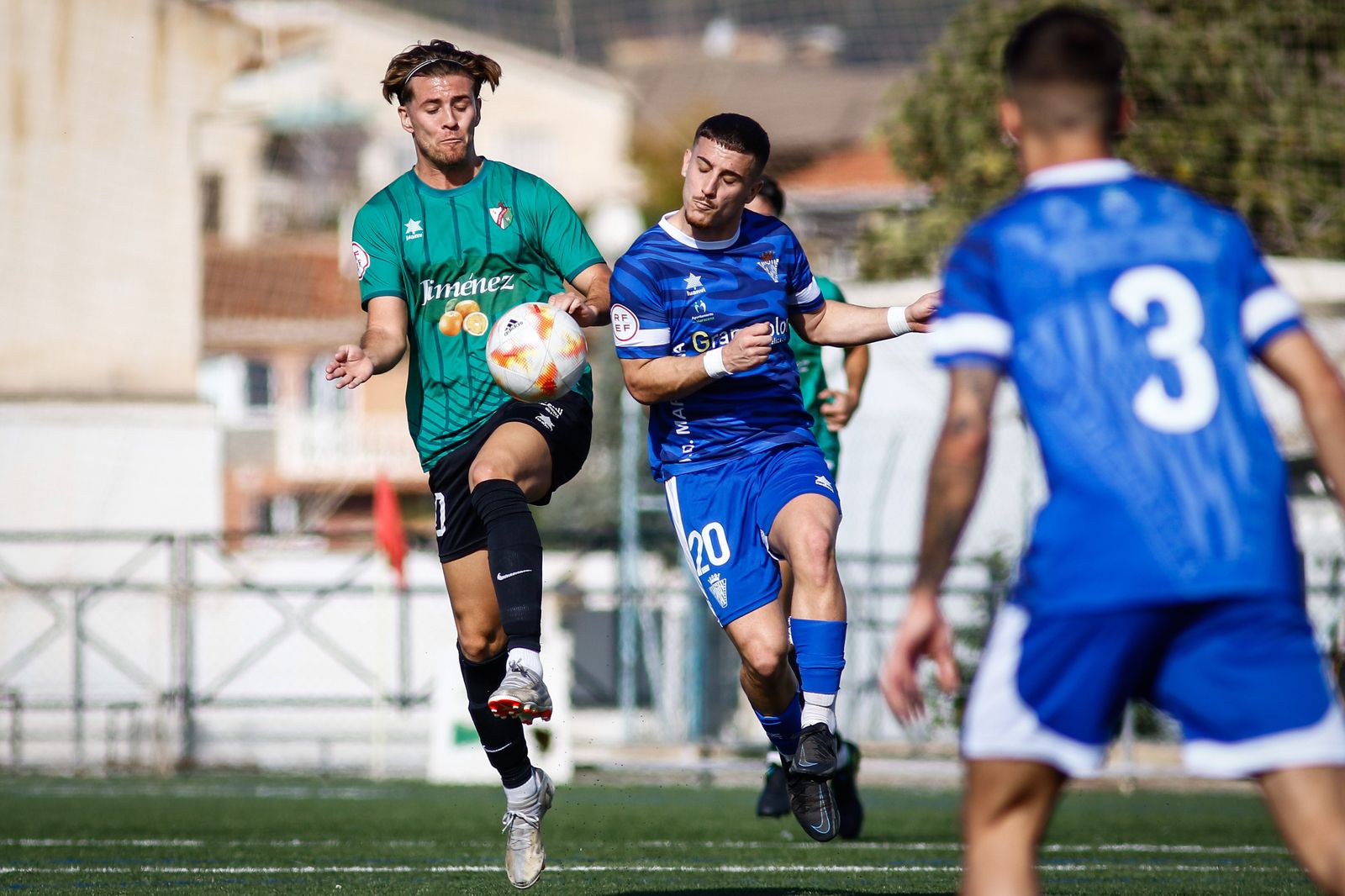Imagen del derbi entre la UD Maracena y el Huétor-Vega.