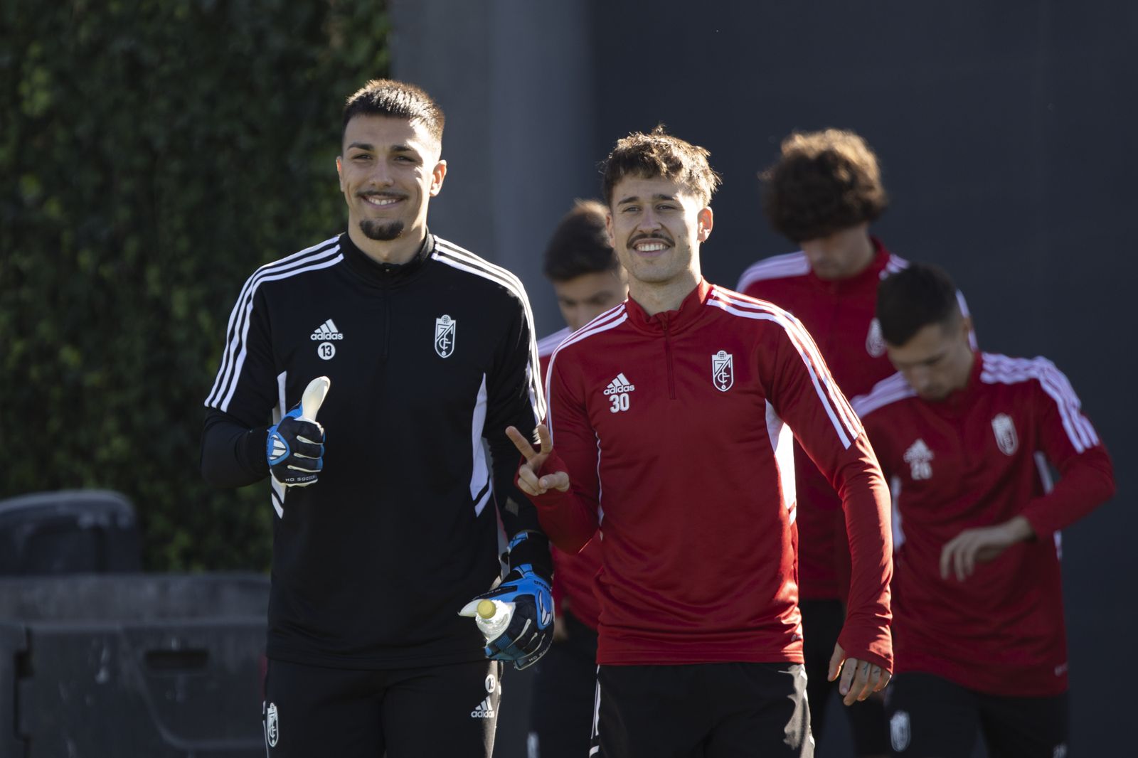 Adri López, junto a Ricard Sánchez en la sesión del jueves.