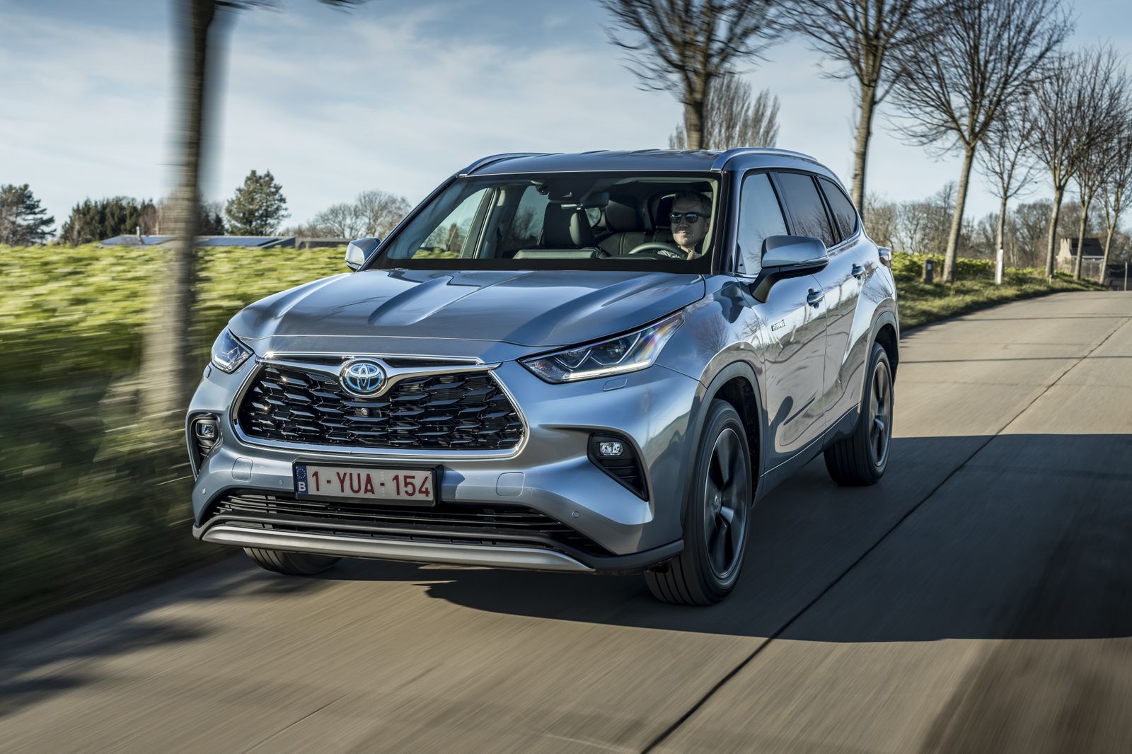 Con este Highlander Toyota ya cuenta con su primer SUV híbrido de siete plazas