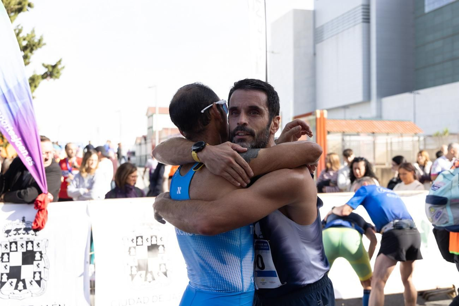 En imágenes: multitudinaria e histórica XXIX Media Maratón 'Ciudad de Jaén' y 10k en memoria de Paco Manzaneda