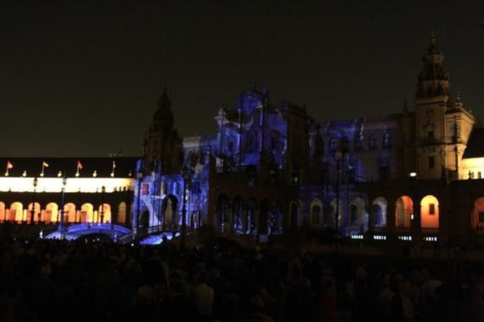 Una noche especial para una plaza especial.

Foto: José Ángel García