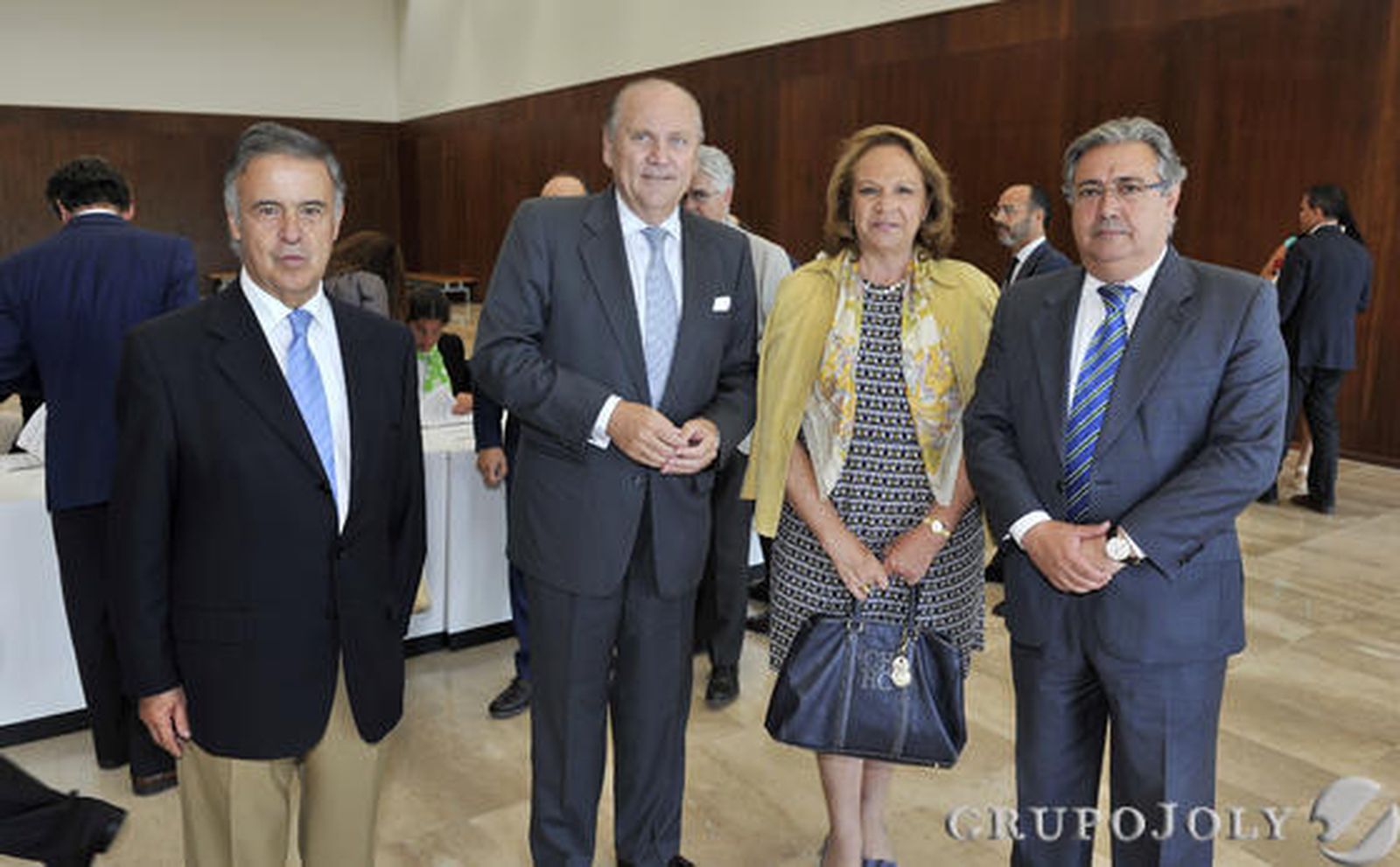 El notario Antonio Ojeda Escobar, José Moya Sanabria, Concha Yoldi y Juan Ignacio Zoido.

Foto: Belen Vargas/Juan Carlos Vazquez/Manuel Gomez