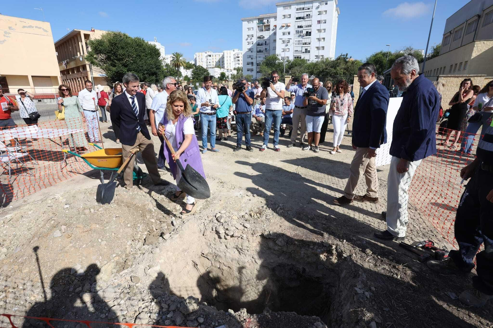 Acto de colocación de la primera piedra de la futura sede de Proyecto Hombre en Jerez
