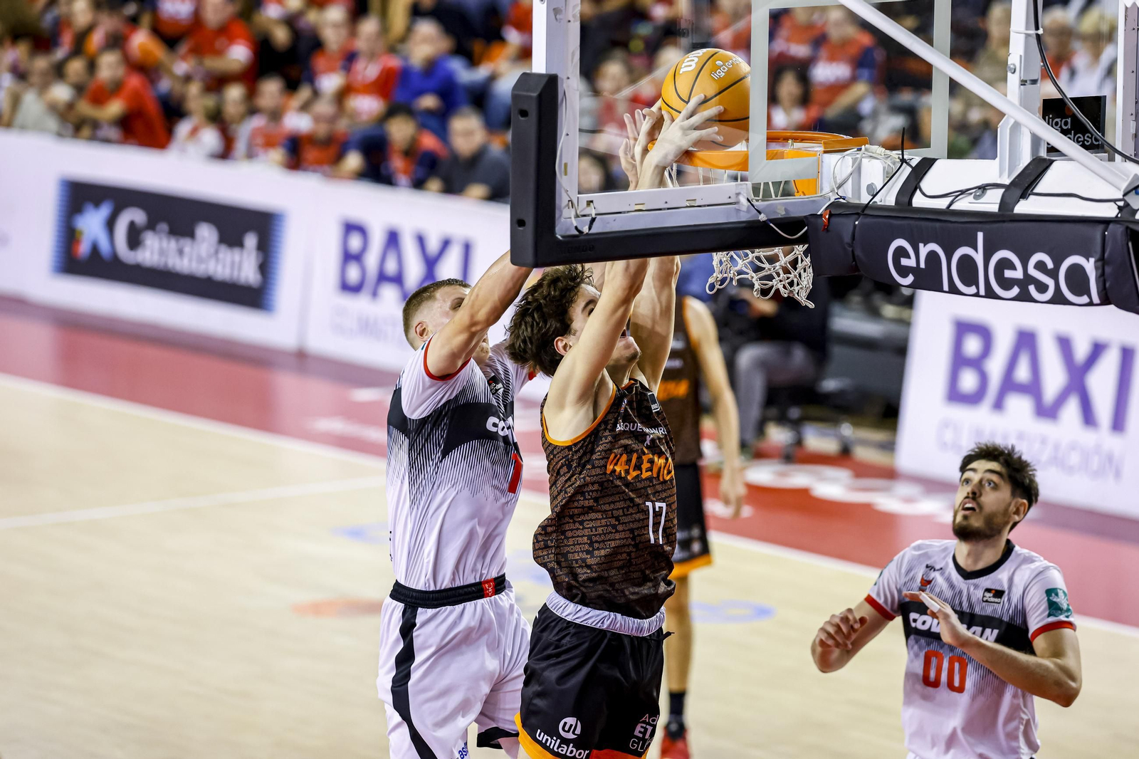 Mario Saint-Supéry, 13 puntos y varios highlights ante el Granada