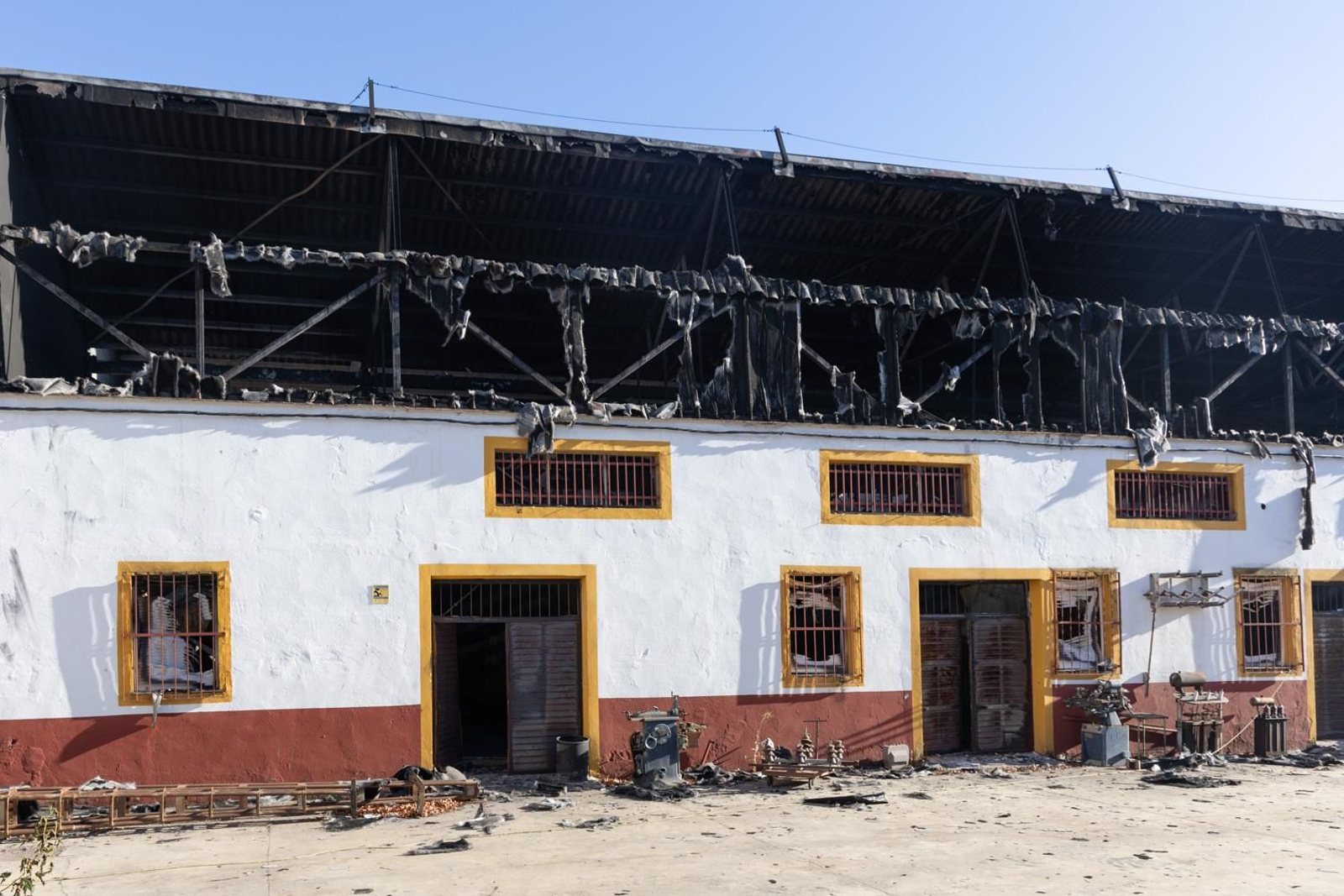 La SAFA  de Andújar arrasada por el fuego, en imágenes