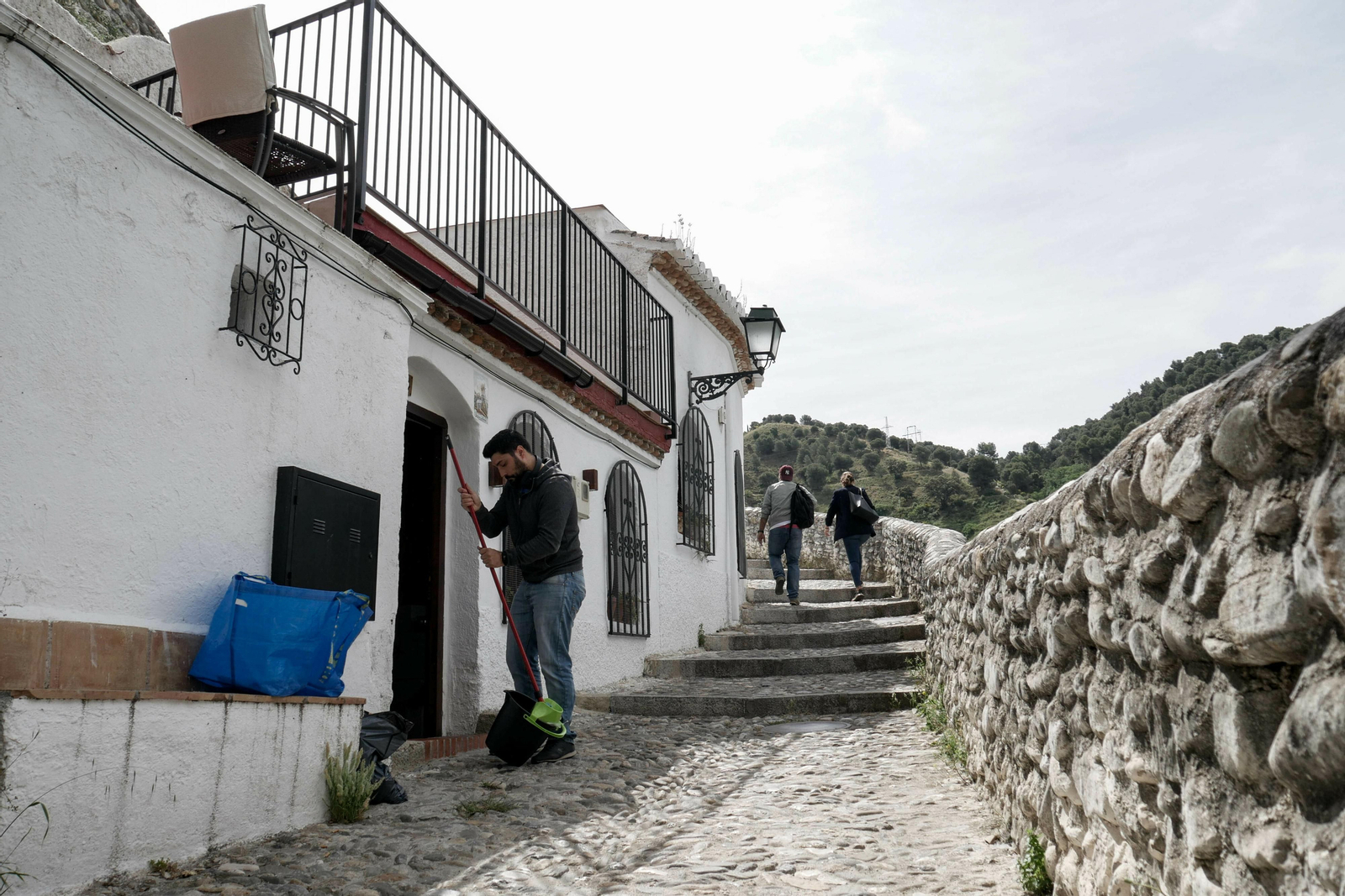Estampa típica de habitantes y turistas en el barrio