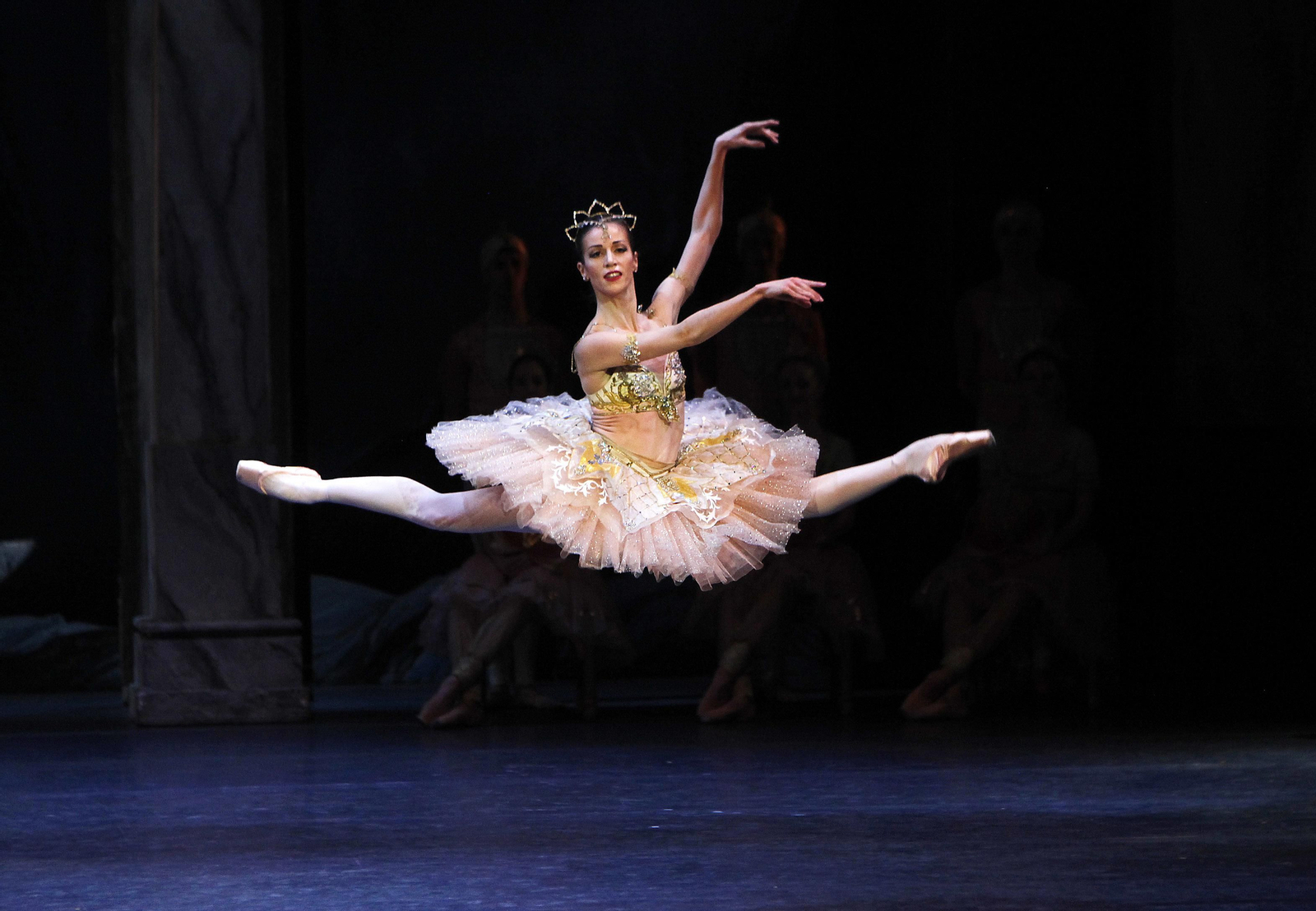 Las imágenes de 'La Bayadera' del Ballet Nacional Checo, en el Teatro de la Maestranza