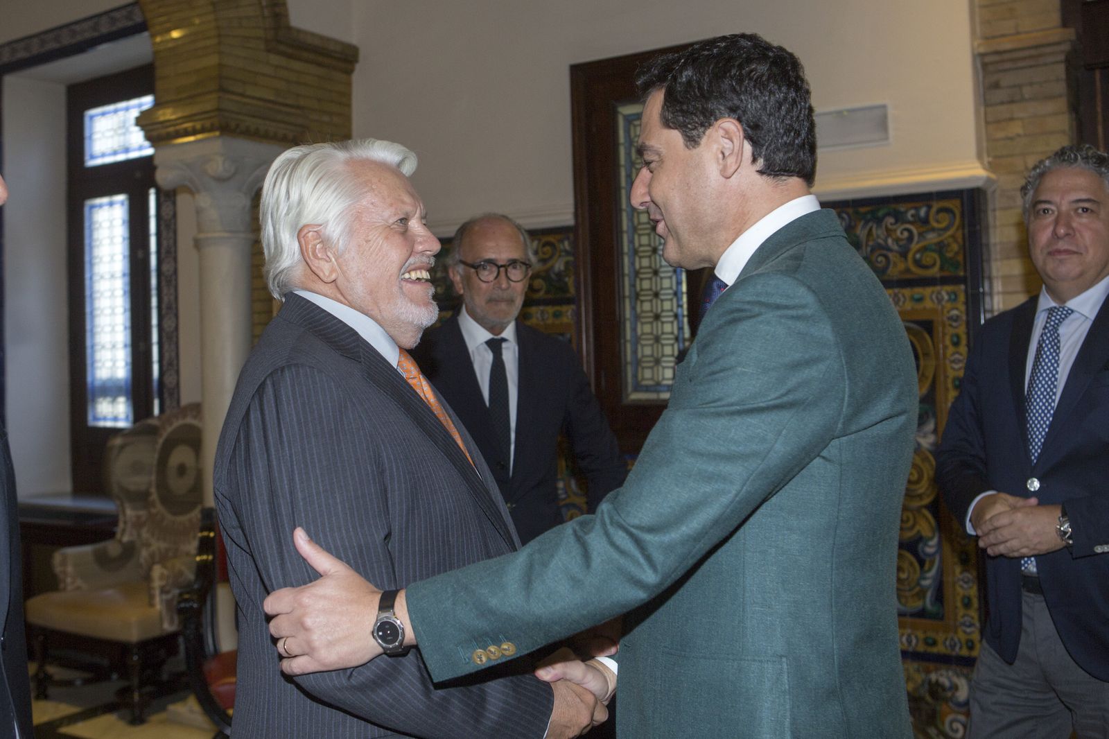 Las imágenes de la entrega de la Beca Manuel Olivencia