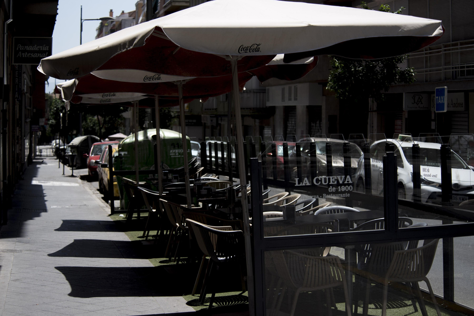 Imágenes de una Granada desierta