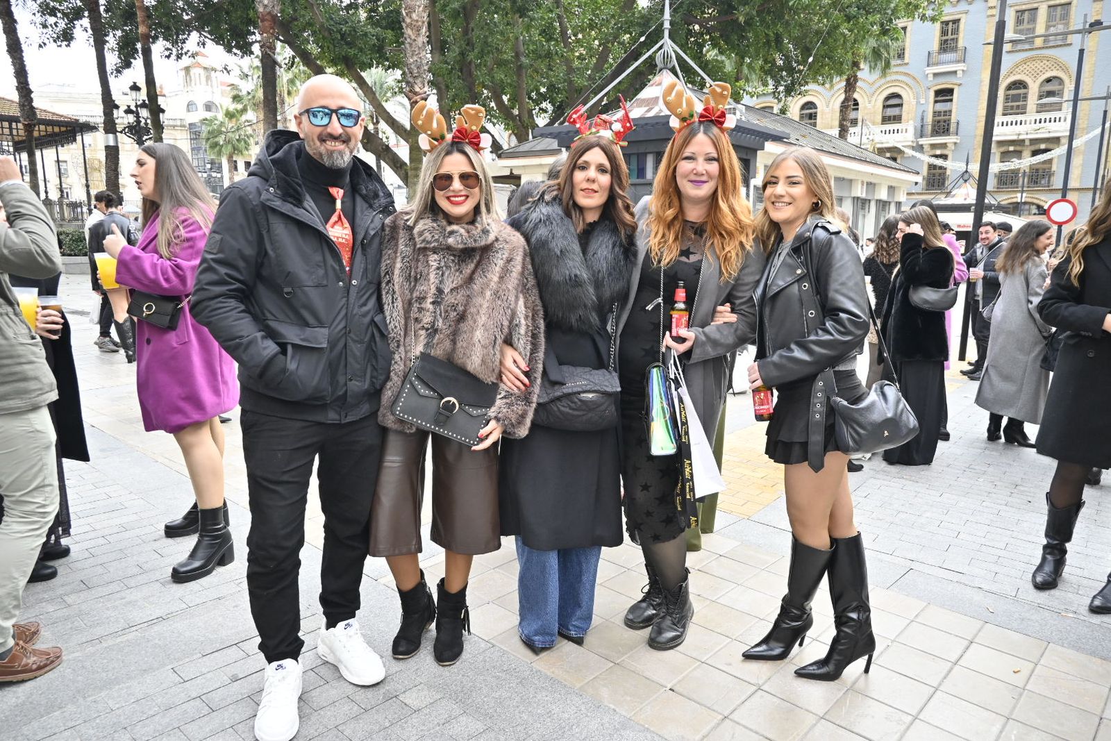 Búscate en las mejores fotografías del tardeo de este 31 de diciembre en Huelva